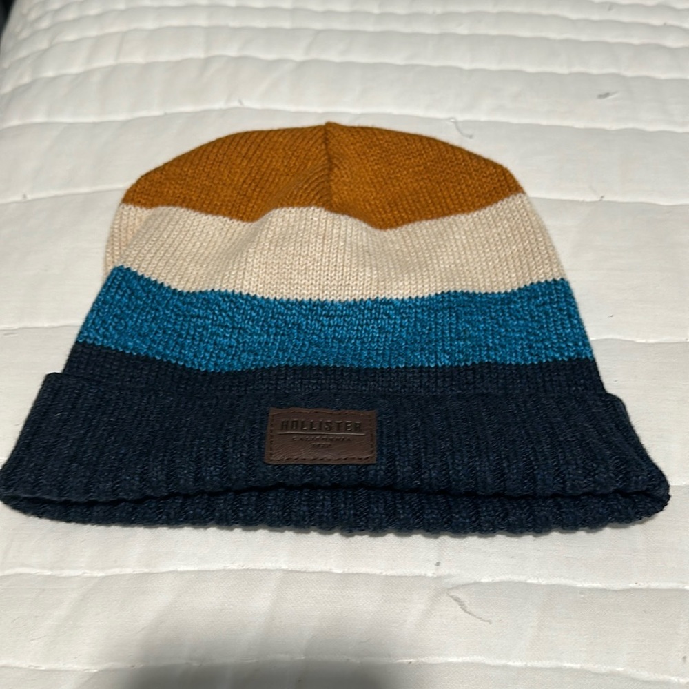 Hollister Blue Brown and Cream Mens Knit Beanie Hat